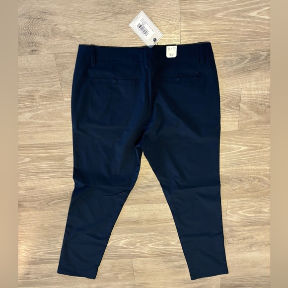 UNTUCKit Traveler Tech Pants - Picture 3 of 4
